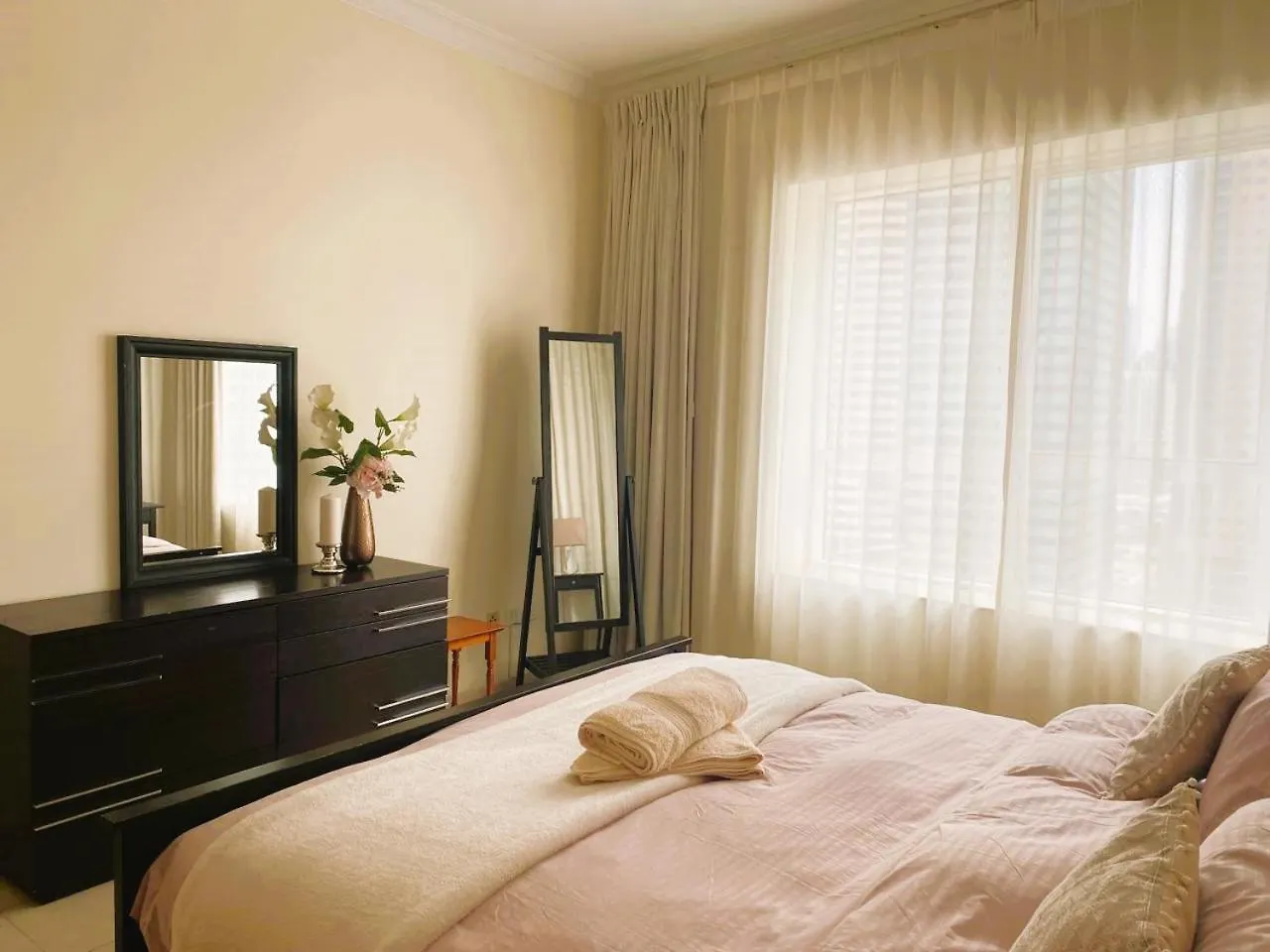 Delux Studio Apartment Dubai Marina The Bay 5 Min Beach Jbr & 3 Min To Tram Station